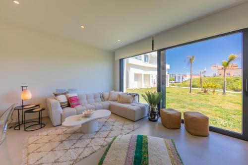 Comfort, space, terraces & great views