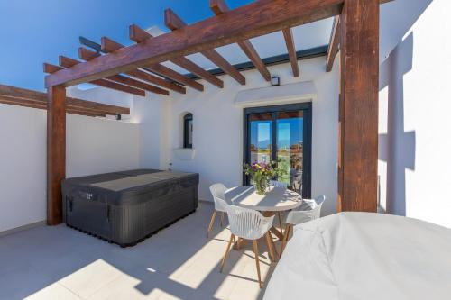 Comfort, space, terraces & great views