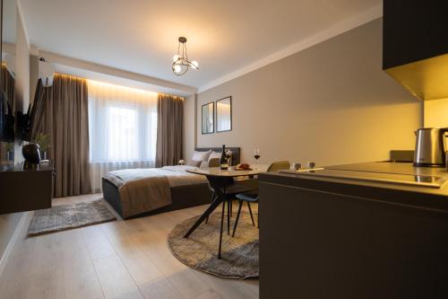 Letto o letti in una camera di Prishtina City Apartments