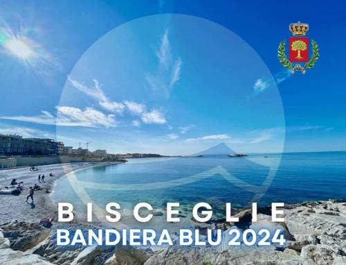 a picture of a beach with the text bicheno bangalore blue at Casa Anseramo in Bisceglie