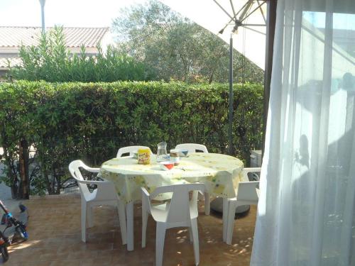 VILLA 3 PCES MEZ 48m2 + TERRASSE 7m2 REF 4034