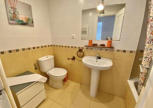 Ένα μπάνιο στο Apartamento Lavenera