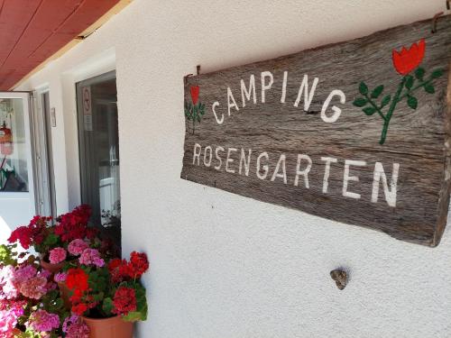 Sijil, anugerah, tanda atau dokumen lain yang dipamerkan di Campingrosengarten
