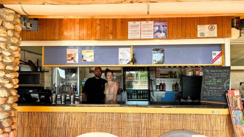 Loungen eller baren på Camping Naturiste Tikayan Petit Arlane