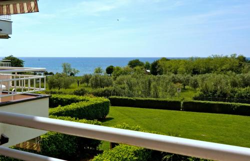Studio Apartment Flavia 2 near the beach, with seaview in Umag - Zambratija
