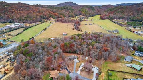 Peaceful Mtn View- Hot Tub- Fire Pit- Pets- Pond photo 56