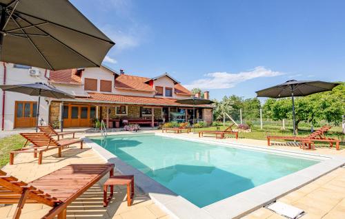 Amazing Home In Oljasi With Sauna