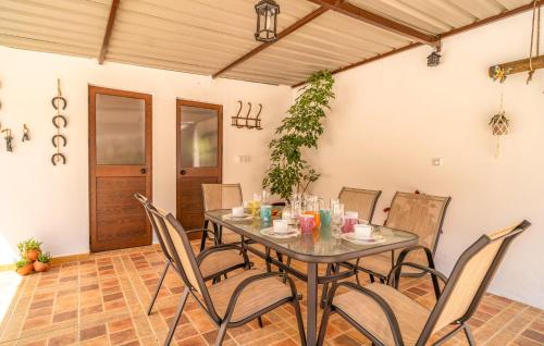 Φωτογραφία από το άλμπουμ του 4 Bedroom Cozy Home In Iznajar σε Iznájar