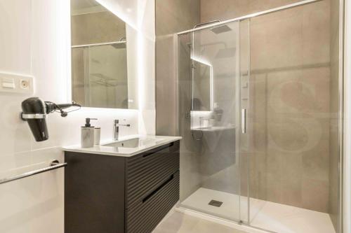 Central apartment with Picasso vibes by REMS photo 17