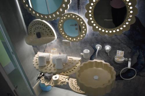 Phòng tắm tại Bianco Mare Delfino Apartment