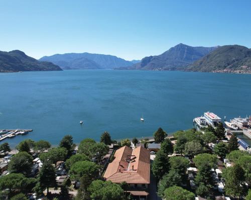 Foto dalla galleria di Bungalow Lake View a Dervio
