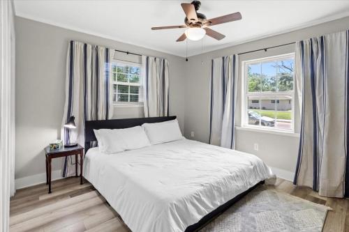 Ένα ή περισσότερα κρεβάτια σε δωμάτιο στο Ranch Home Gem 5BR Home Sleeps 12 with Game Room