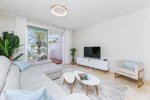 Paradise at Costalita beachfront apartment RDR390