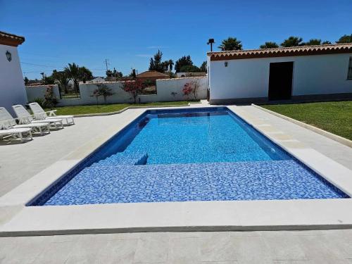Charming villa in Chiclana de la Frontera with private pool