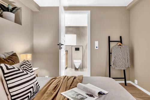 Et badeværelse på Modern apartment - charming location - Old Town