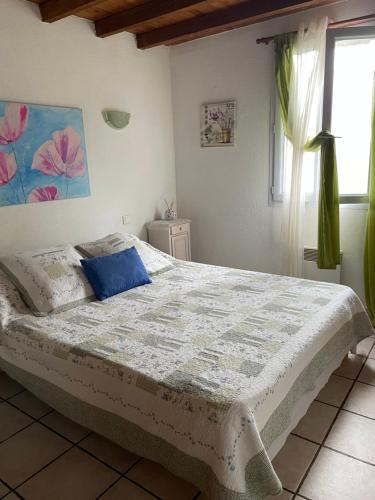 Postel nebo postele na pokoji v ubytování Gites le Pimayon