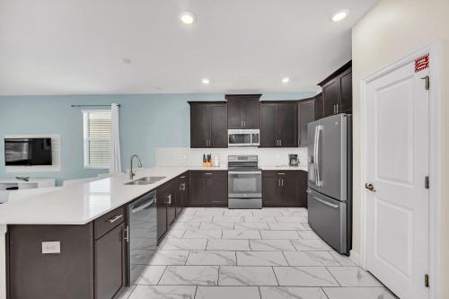 Summer Sale - 8BR Home with Private Pool By Disney! photo 11