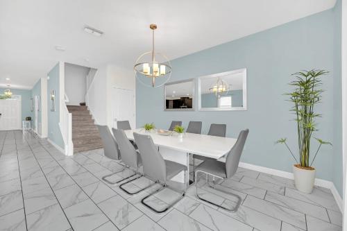 Summer Sale - 8BR Home with Private Pool By Disney! photo 15