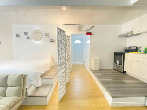Η κουζίνα ή μικρή κουζίνα στο Studio Modern Black and White