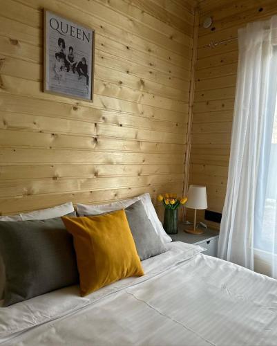 Llit o llits en una habitació de Queen House