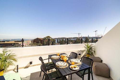 WHome Brand New Lisbon Rooftop with River View