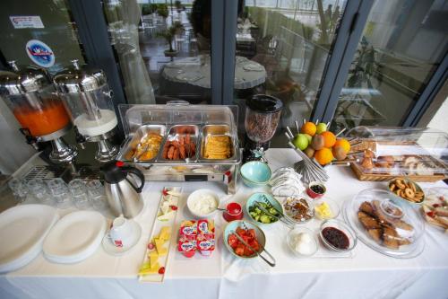 Jídlo v hotelu nebo okolí