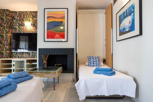 Postel nebo postele na pokoji v ubytování AB Properties - Design Penthouse Marbella - Puerto Banús - Golden Mile - Pool and Tropical Garden View