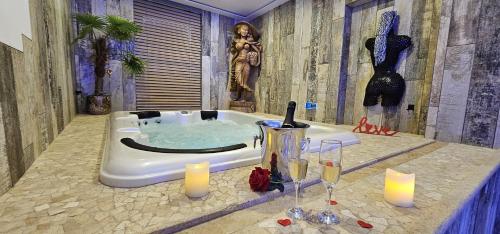 Galeriebild der Unterkunft Loveroom La Garçonn'Hyères in Hyères