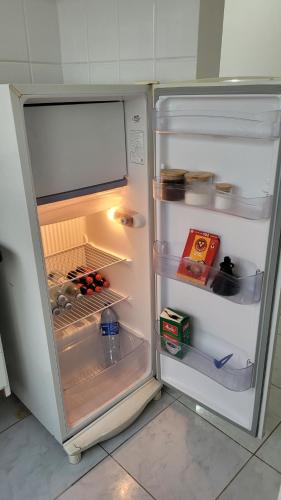 Kuchyň nebo kuchyňský kout v ubytování Apto Mongaguá frente p/ praia