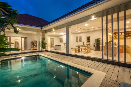 an image of a house with a swimming pool at ☆ Villa Larissa ☆ Seminyak 2BR Pool Kuta Petitenget in Seminyak