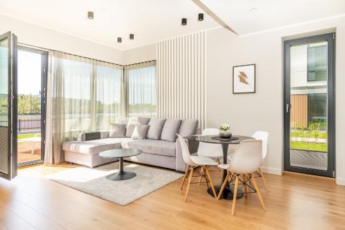 River view apartment with A/C, perfect for families!