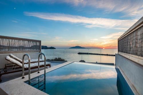 Almyra Boutique Suites with Private Pool -Finiki