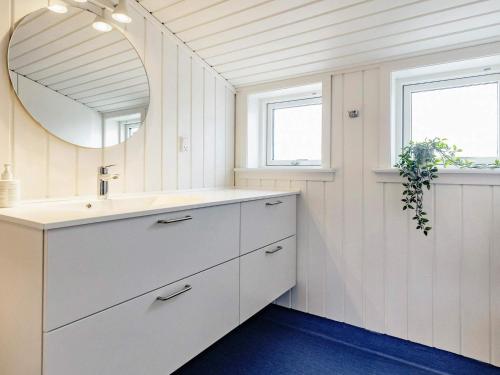 Kylpyhuone majoituspaikassa 10 person holiday home in Skagen