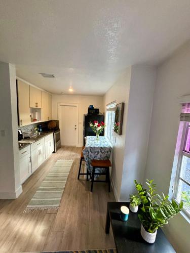 Gallery image of Deluxe Room in best location Miami in a 2 Bedrooms Unit - Parking, Laundry and Luggage Storage in Miami
