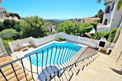 Linda - modern villa with splendid views in Benissa