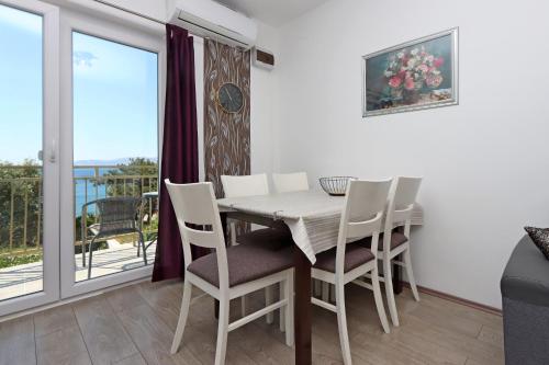 Apartments by the sea Novi Vinodolski - 19981