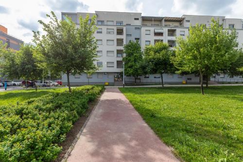Apartments with parking space Zagreb - 22137