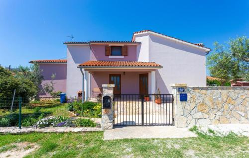 Gorgeous Apartment In Vodnjan With Wifi