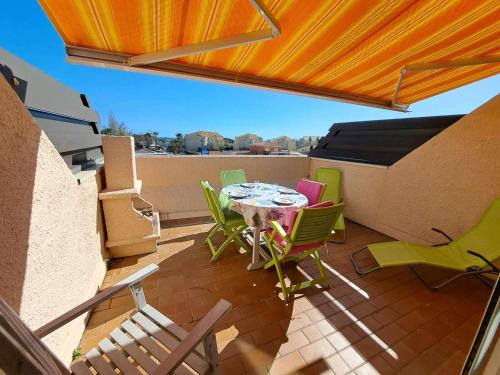 Appartement 2 Pièces Mezzanine Climatisé avec Terrasse et Parking Privé - FR-1-326-805