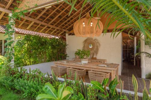 Κήπος έξω από το Tropical Oasis Lovina