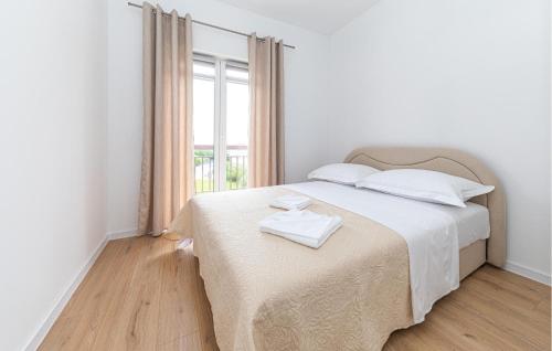 1 Bedroom Nice Apartment In Kastel Kambelovac