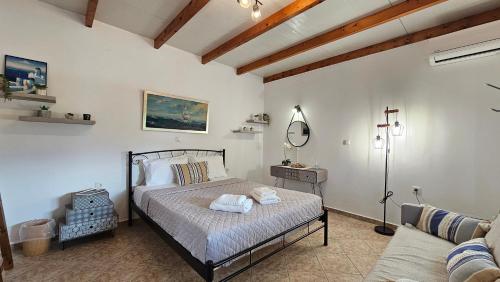 Chronis Studio in Adamas