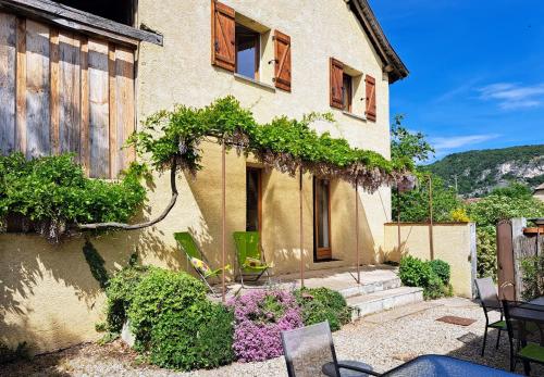 Photo de la galerie de l'établissement Gite D'étape Et De Séjour Les Sables, à Brégnier-Cordon