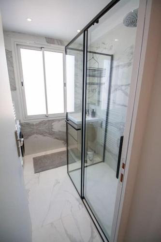 Brand New Central Cannes Apt 2 min walk to Palais