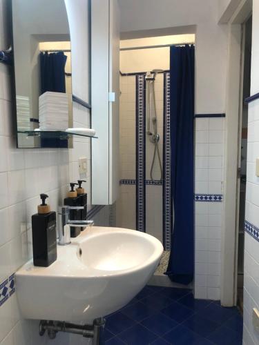 Ένα μπάνιο στο Dimora Leonardo. Centro Storico.