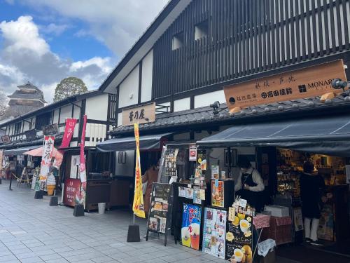 ホテルの敷地内または近くにあるスーパーまたはその他のお店