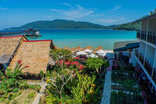 a view of the water from a resort at BuBu Villa in Perhentian Island