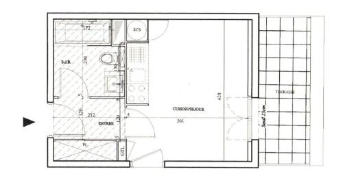 a plan of a bathroom with a floor plan at Disneyland Deluxe flat, outside pool, Climatisation, 1 min to Disney Parks in Serris