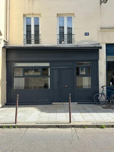 Ancien Atelier Parisien Grand 2 pièces