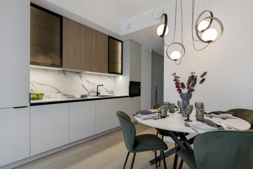 Kuchyň nebo kuchyňský kout v ubytování Lovely Noblessner Studio, Free Underground Parking!